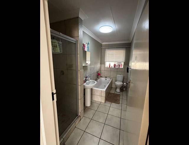 2 BEDROOM PROPERTY TO RENT IN STRUBENVALE